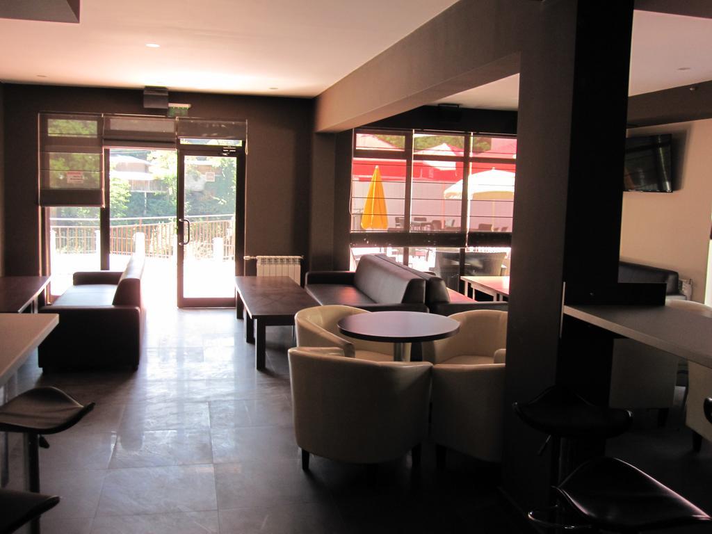 Hotel Deyanira Gorno Dryanovo Esterno foto