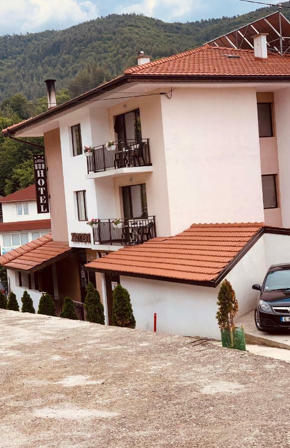 Hotel Deyanira Gorno Dryanovo Esterno foto